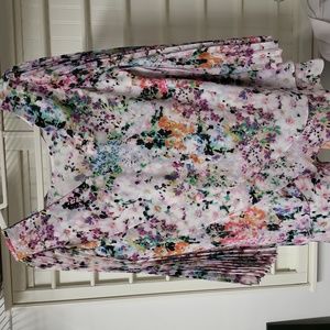 Hot in Hollywood size large blouse. Can be born with either side in front.